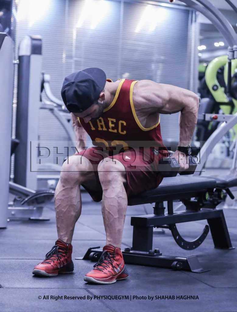 پشت بازو دمبل کیک بک به صورت خم نشسته