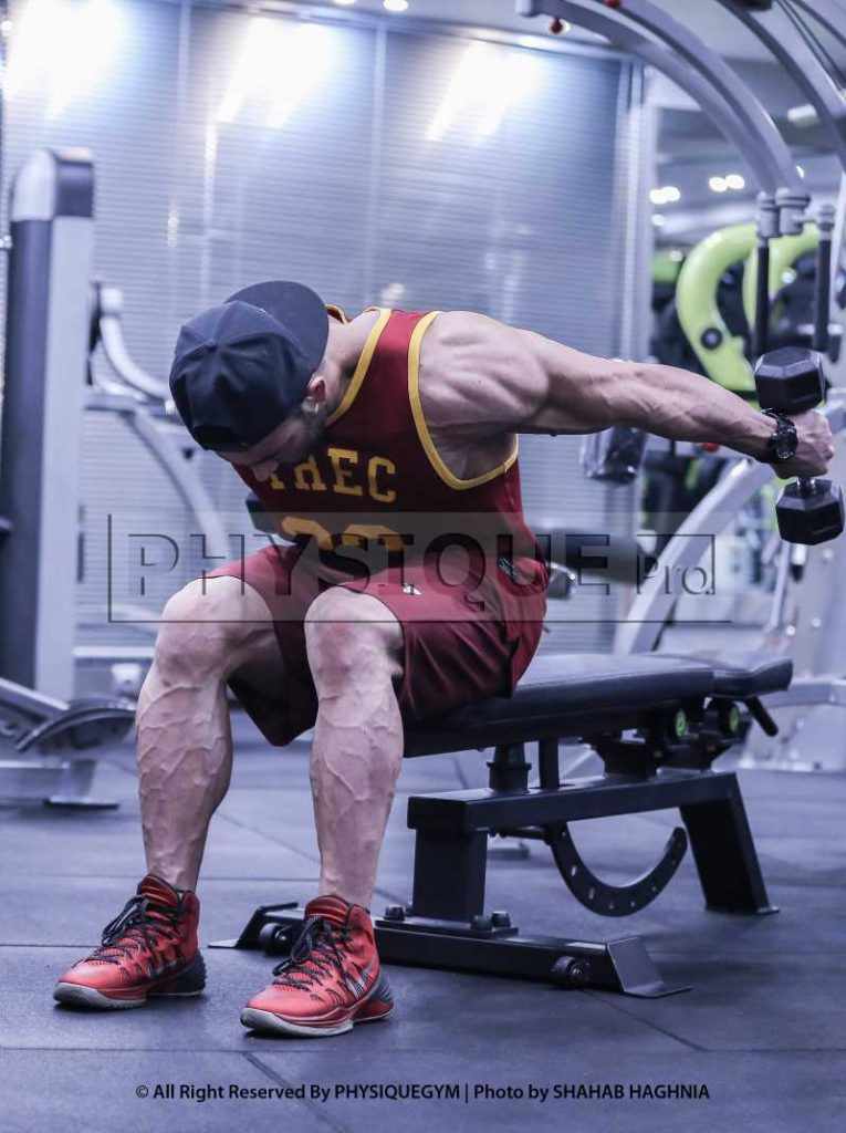 پشت بازو دمبل کیک بک به صورت خم نشسته